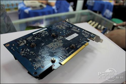 显卡规格对比示意图