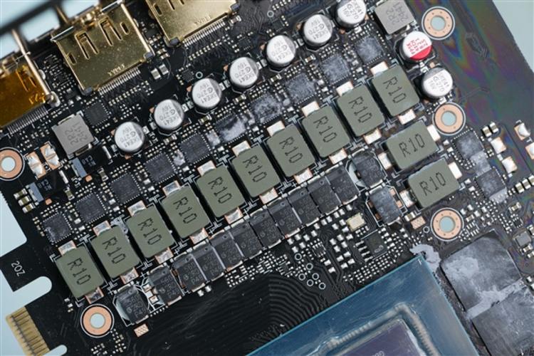 电脑硬件组件对比展示