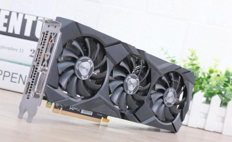 显卡规格对比示意图