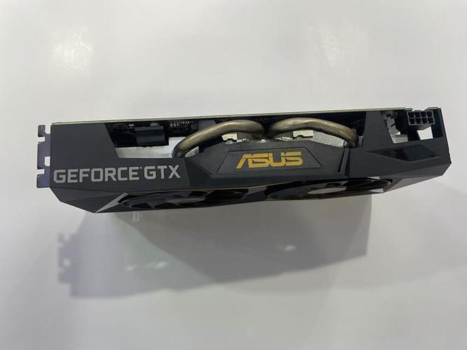 显卡规格对比示意图