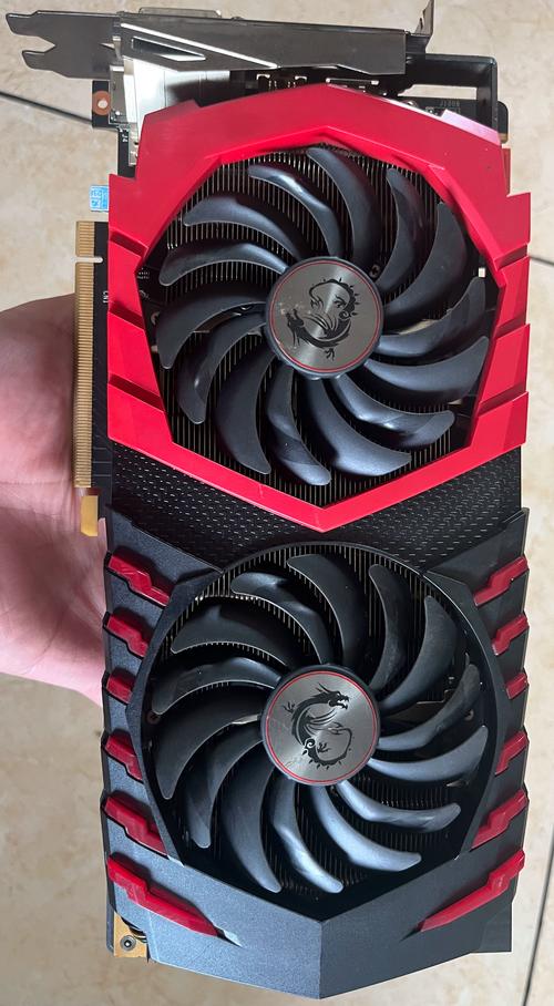 显卡硬件规格对比示意图