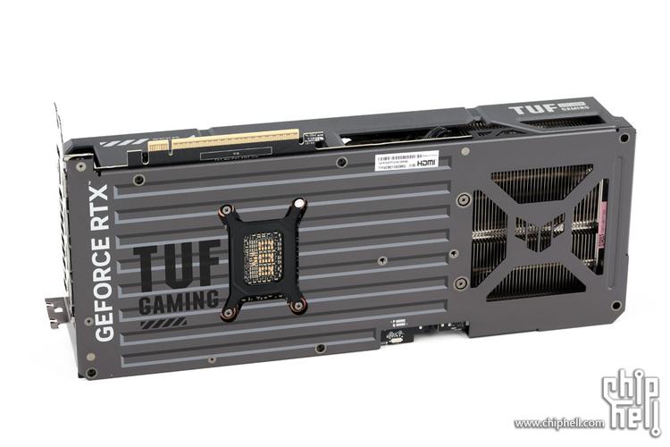 多显示器办公桌面设置