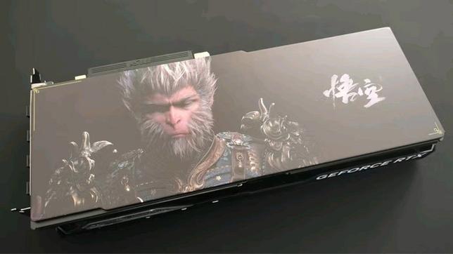 显卡芯片与散热器细节