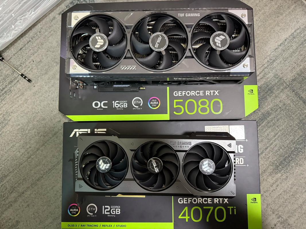 显卡规格对比示意图