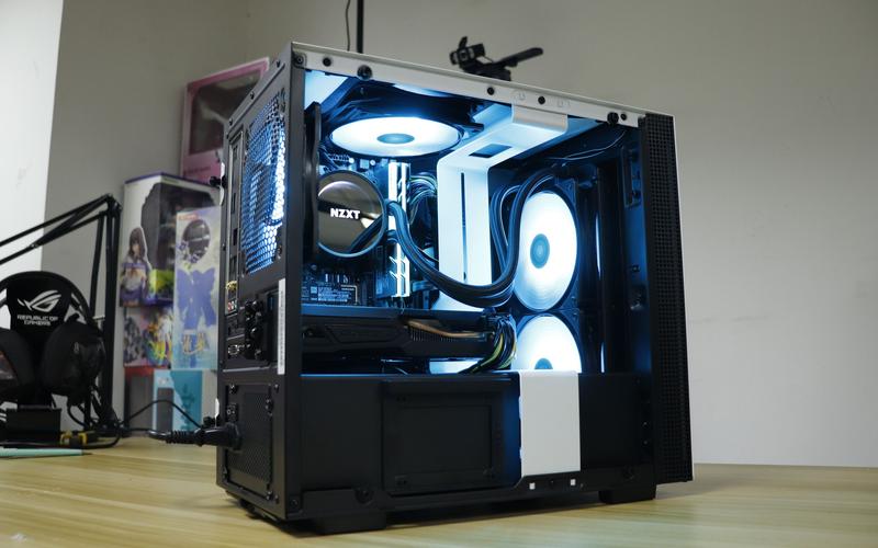 NZXT H200i 机箱散热风扇与RGB灯效