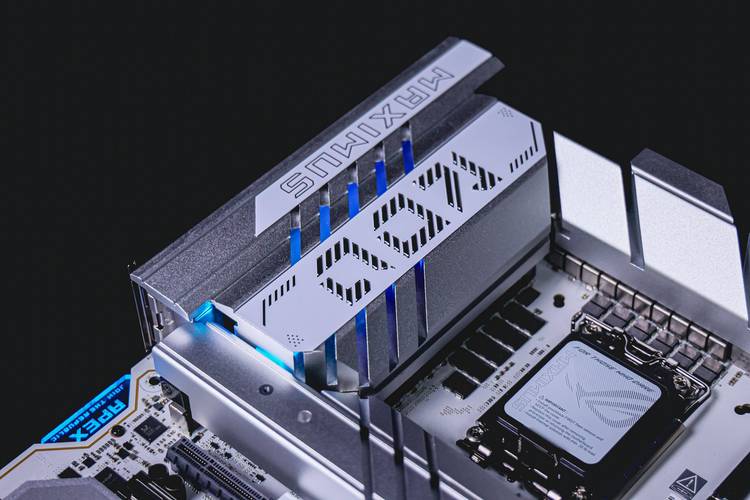 显卡规格对比示意图