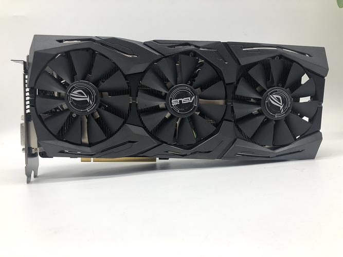 游戏玩家选购硬件场景