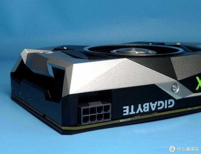 显卡规格对比示意图