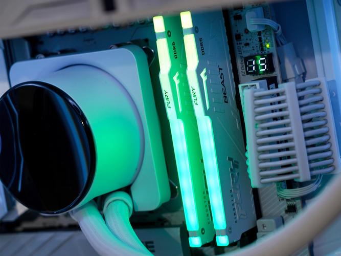 电脑硬件选购场景