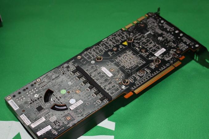 显卡规格对比示意图