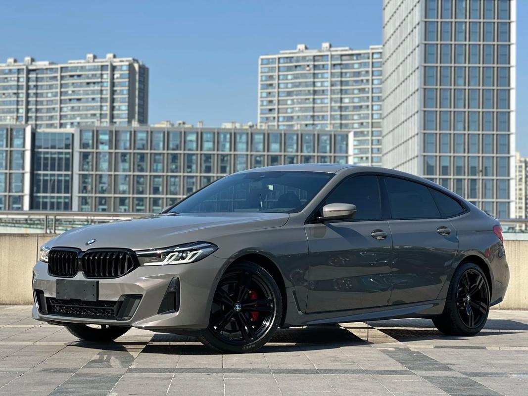 显卡硬件规格对比示意图