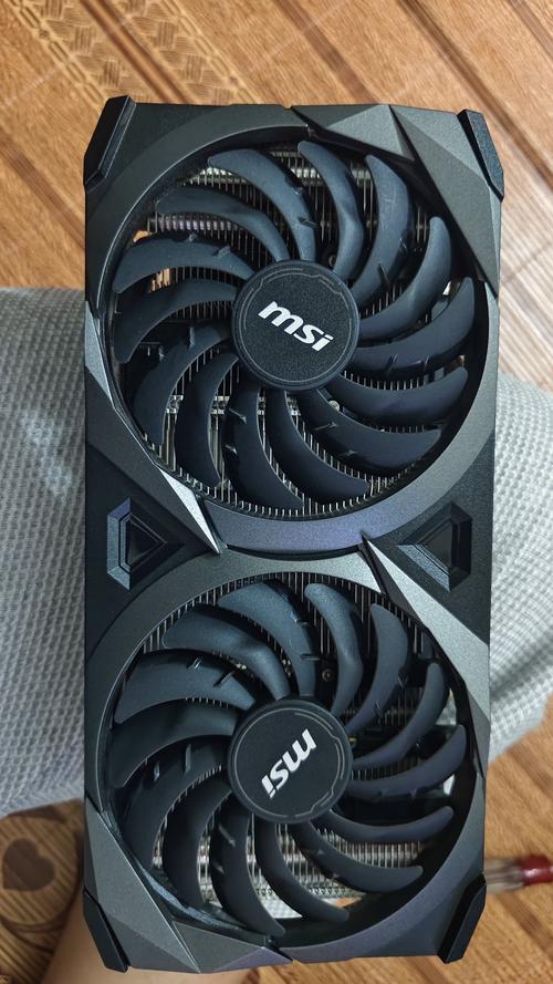 显卡规格对比示意图