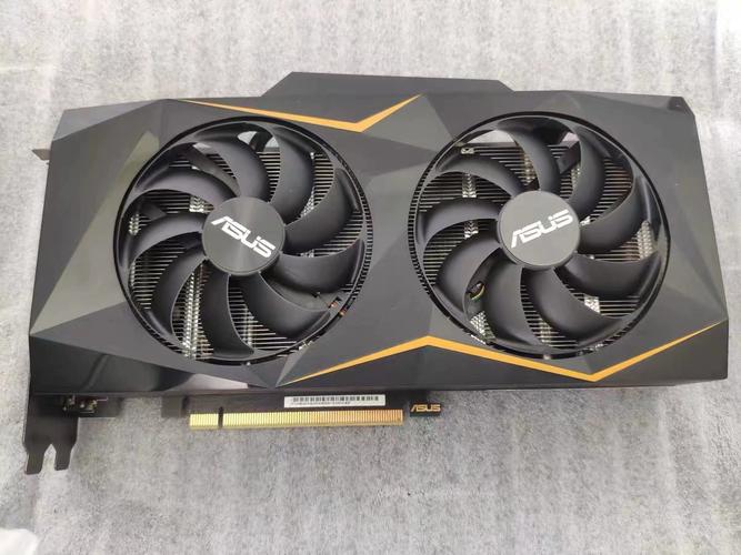 玩家选择显卡场景