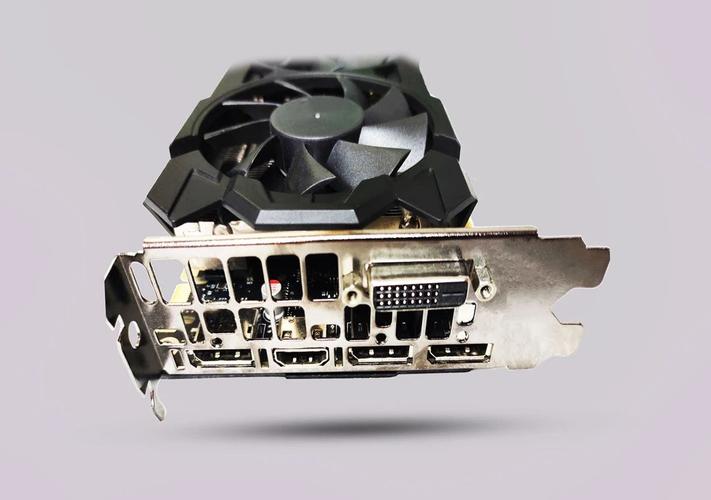 桌面上的游戏外设和电脑硬件