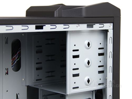 ATX中塔机箱硬件兼容性