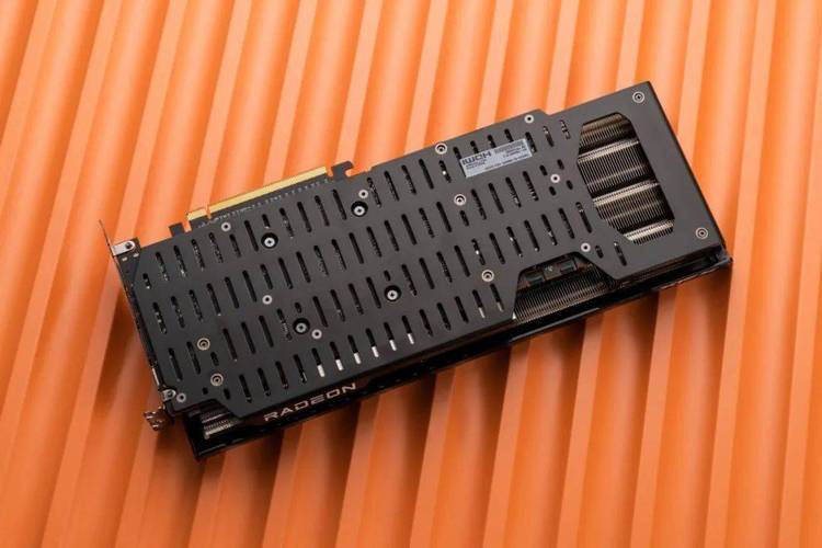 显卡规格对比示意图