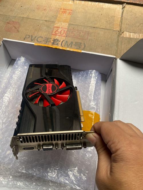 显卡规格对比示意图