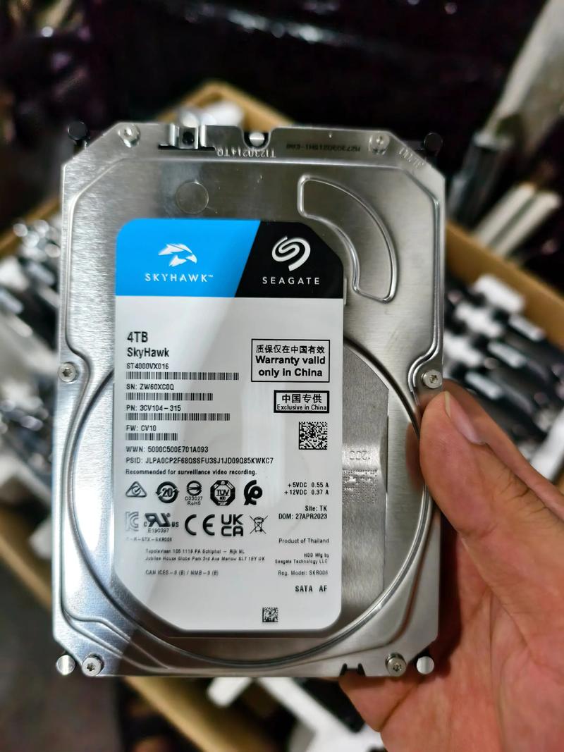 lgyp 1T vs 希捷Exos X18 18TB 深度对比