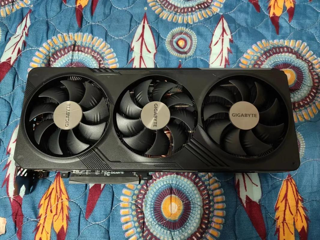 显卡规格对比示意图