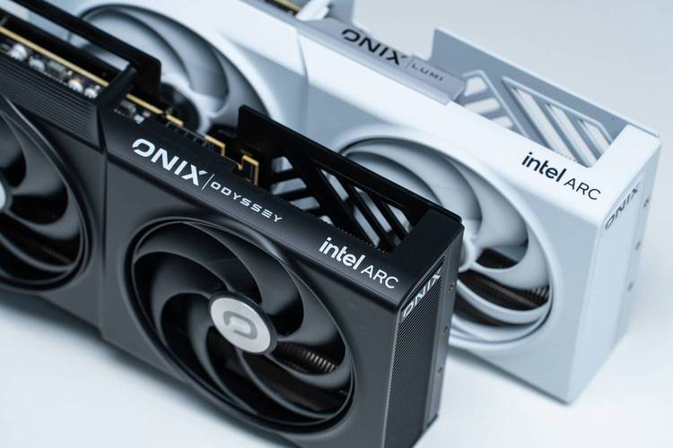 显卡规格对比示意图