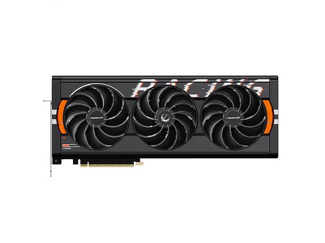 高端游戏显卡与专业工作站显卡并排展示