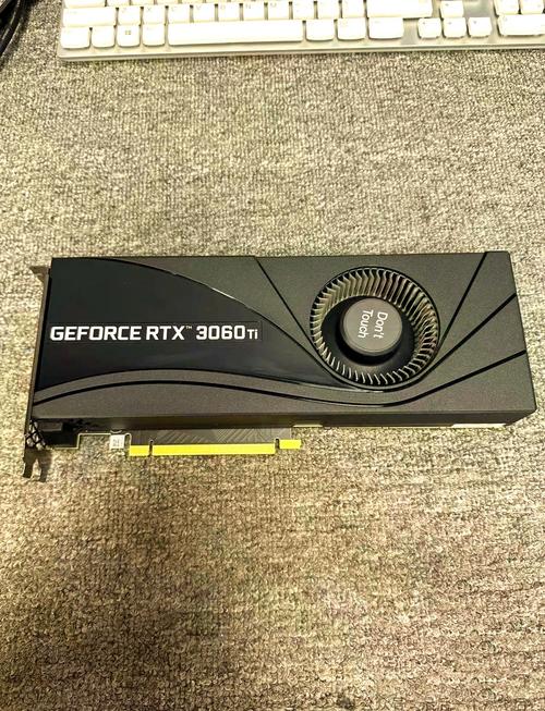 显卡规格对比示意图