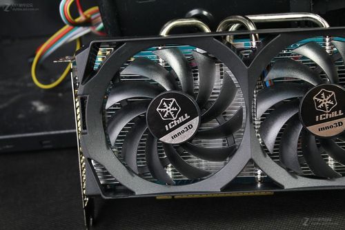 显卡规格对比示意图