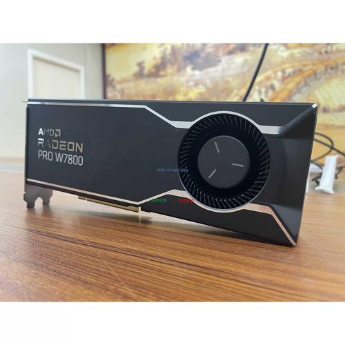 显卡规格对比示意图