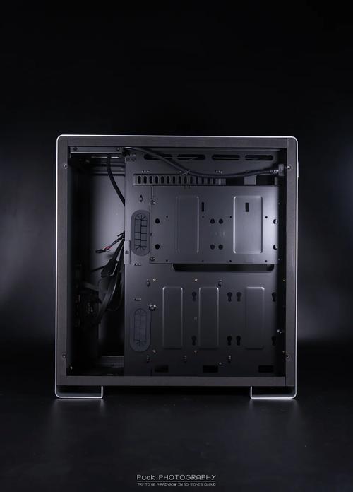 机箱内部主板与扩展规格细节