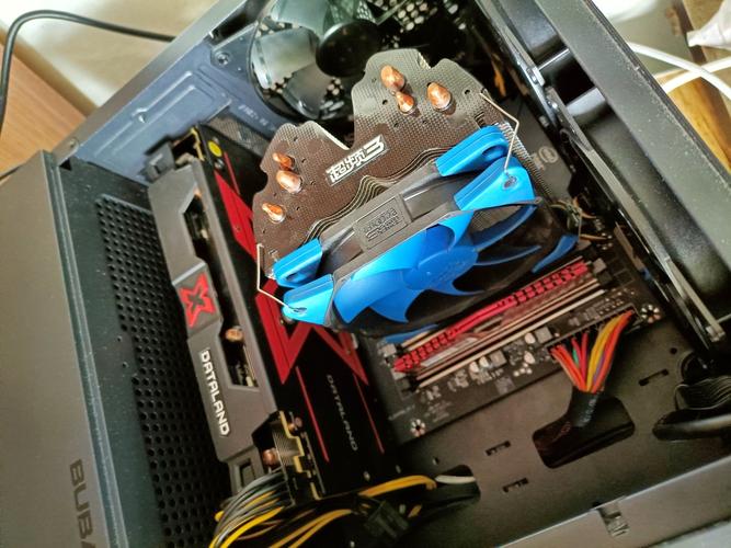 棘蛇32GB DDR4 2666黑马甲条评测：高性价比大容量内存之选