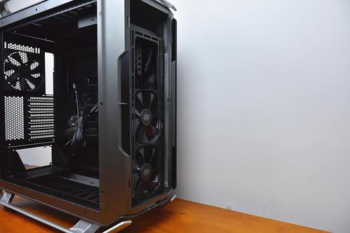 PC 机箱主板与扩展仓位