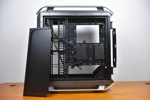 机箱内部硬件安装性能表现