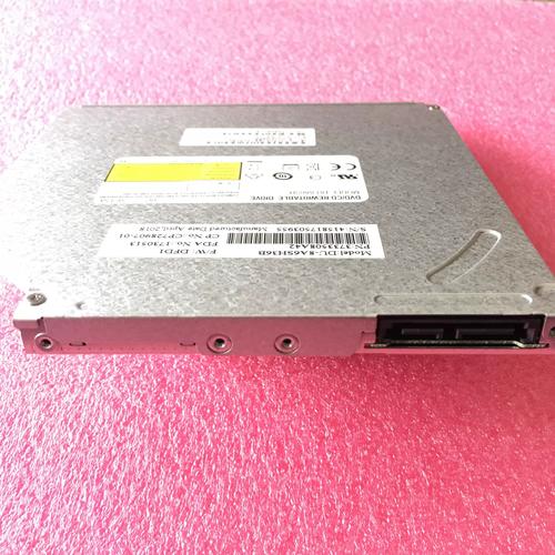 固态硬盘规格标签特写