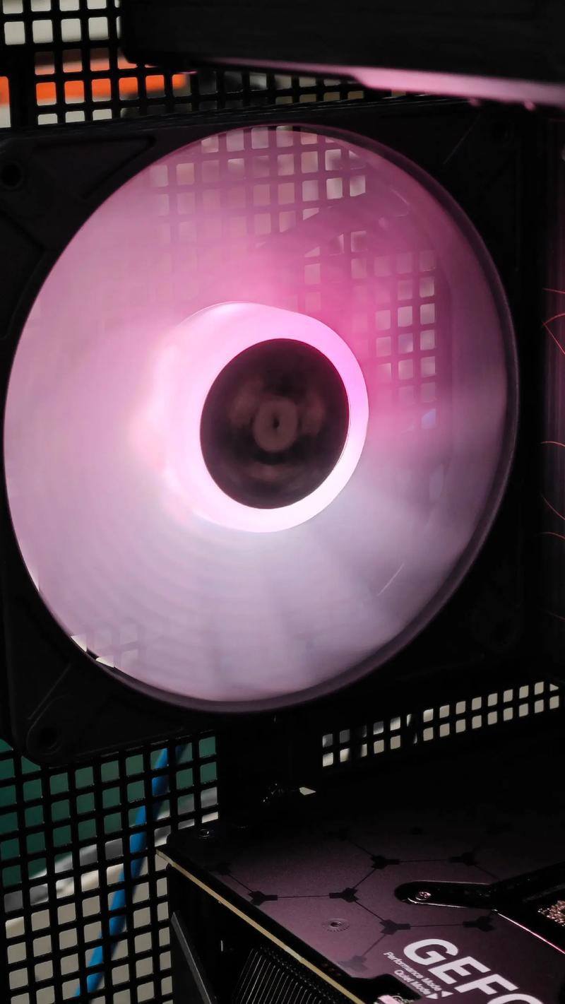 机箱内部硬件兼容性展示