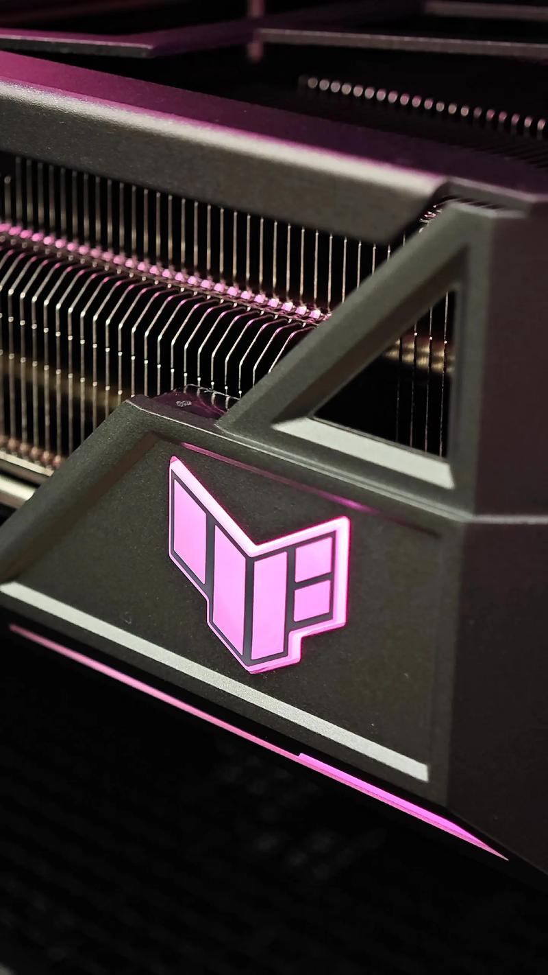 RGB风扇与内部结构细节