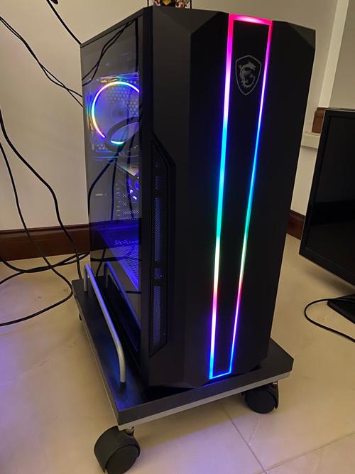 Computer case with cooling fans