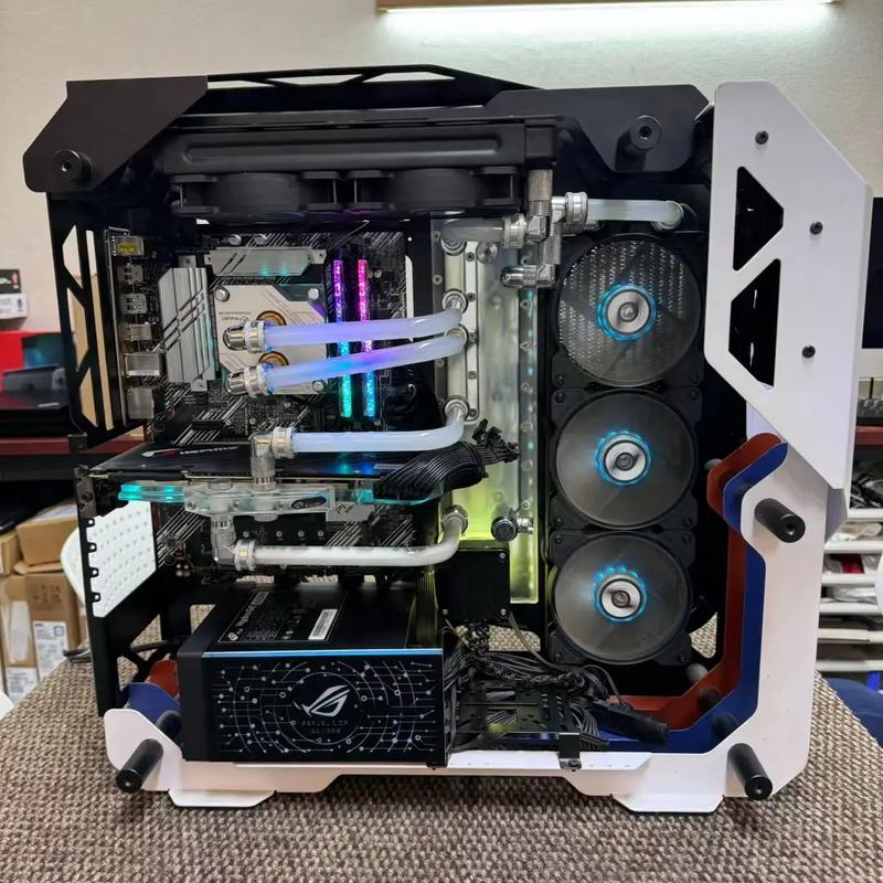 开放式PC机箱侧透效果