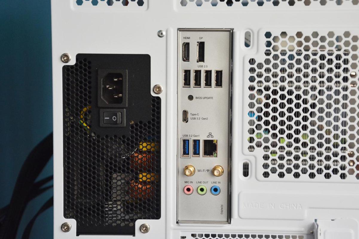 玻璃侧透PC机箱性能展示