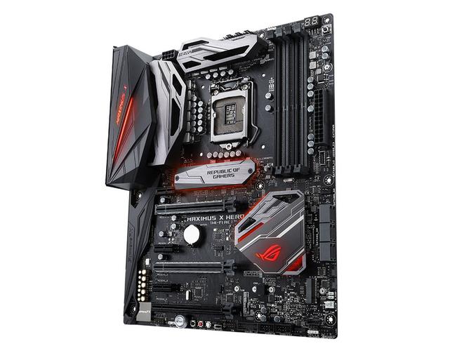 RGB主板游戏PC内部