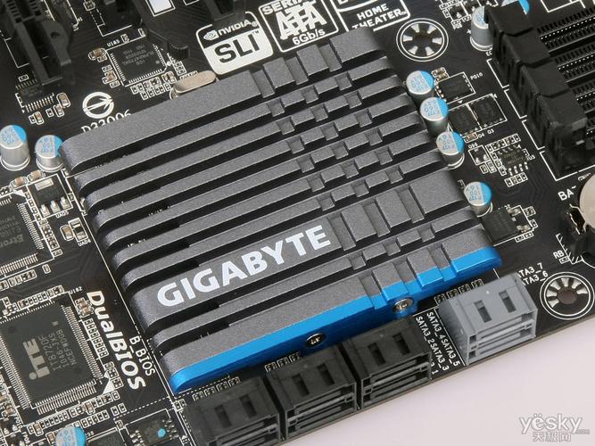 主板PCI-E插槽与存储接口