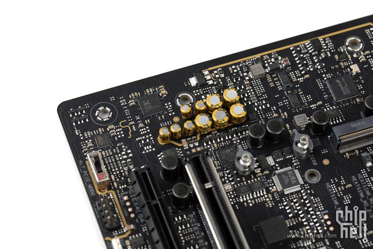 RGB灯光下主板性能测试场景