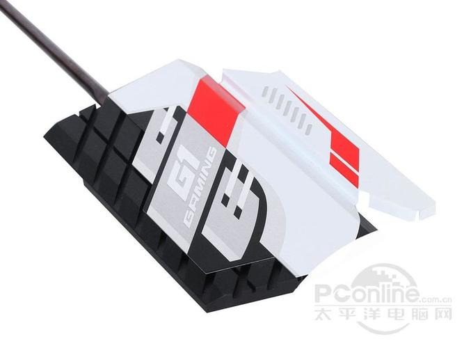 主板散热与 VRM 区域