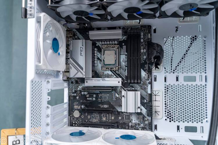 用户选购电脑硬件