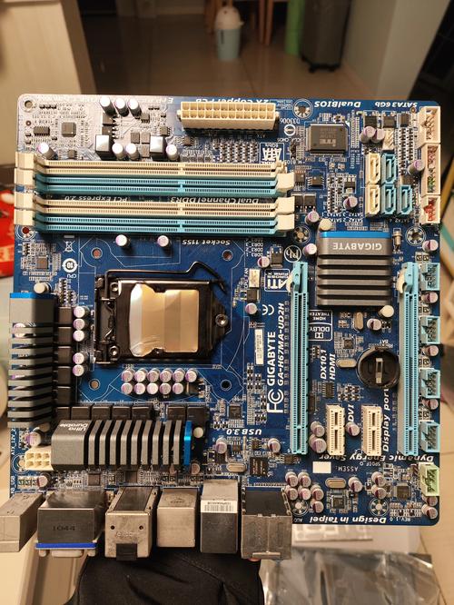 华硕P8H77-V深度评测：经典Intel H77芯片组ATX主板性价比之选