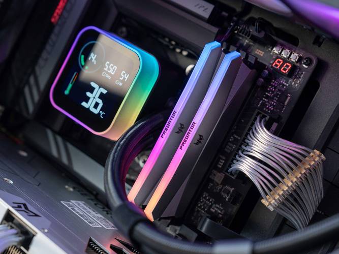 电脑主板彩色组件特写