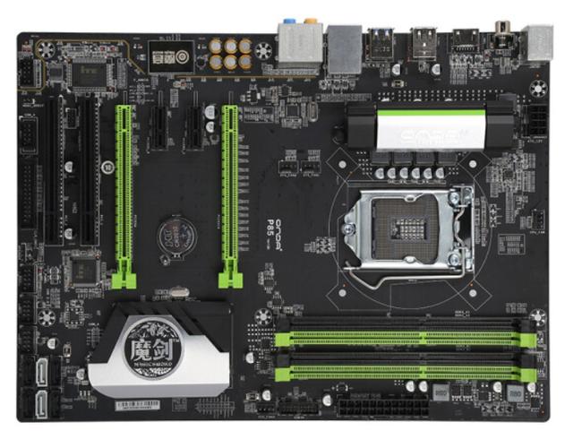 主板供电与散热区域特写