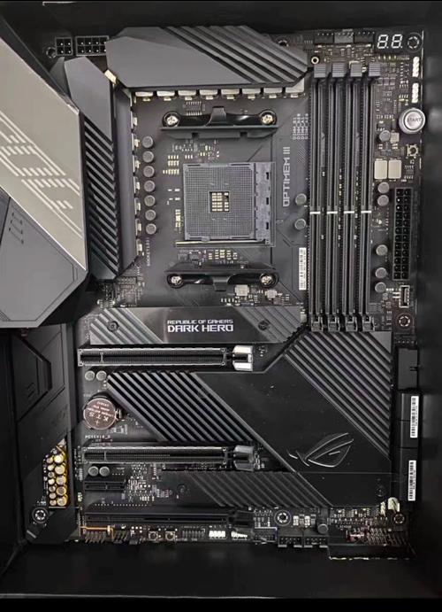 华硕ROG CROSSHAIR VIII DARK HERO评测：全黑美学与强悍X570平台的巅峰之作