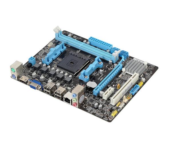 电脑硬件组装场景