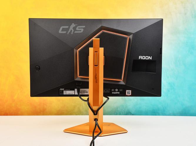 显示器接口和背部设计