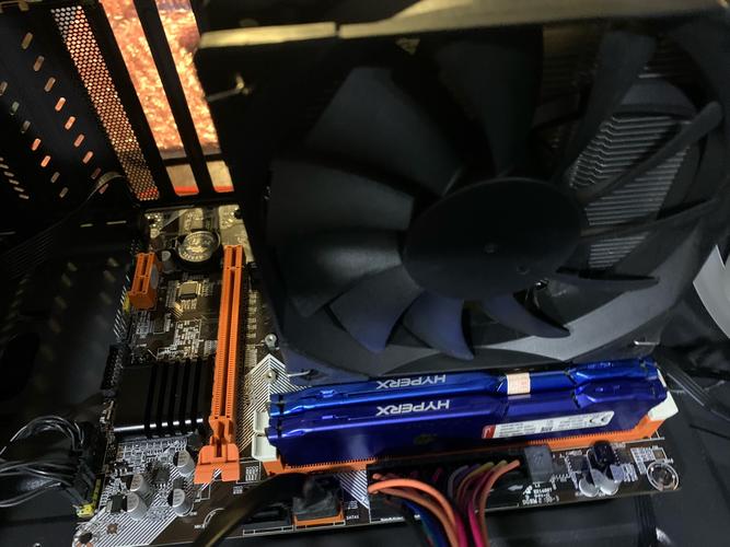 Micro ATX主板整体布局